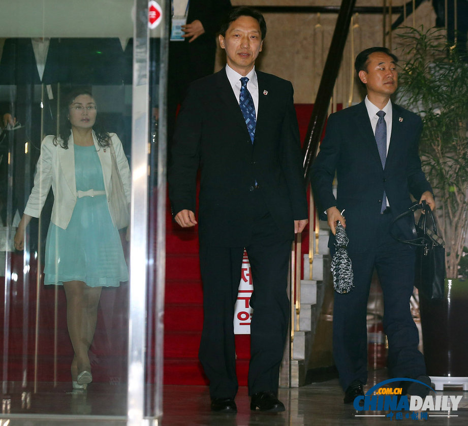 韓代表團(tuán)前往板門店 為韓朝離散家屬中秋團(tuán)聚做準(zhǔn)備（組圖）