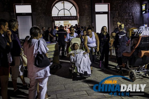 法國(guó)東南部一養(yǎng)老院大樓起火 3人死亡