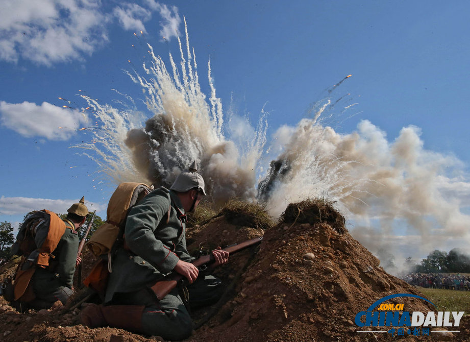 俄軍方舉辦“貢比涅之戰(zhàn)”節(jié)日 重現(xiàn)百年前戰(zhàn)爭場面（高清組圖）