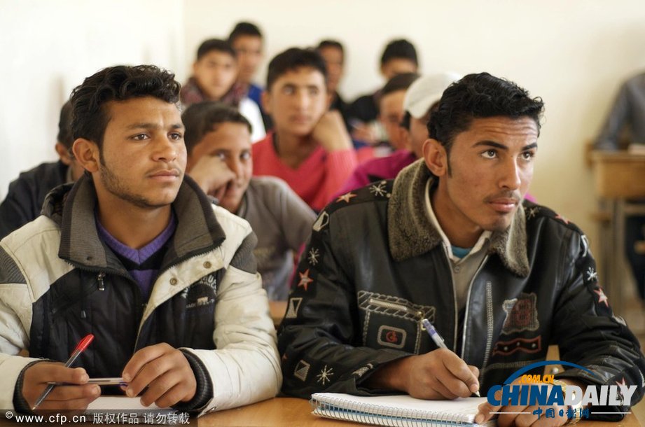 廢墟、馬路 上學(xué)之夢如此美好如此奢侈(組圖)