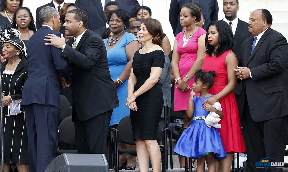 組圖：金博士演講50周年紀念活動被5歲孫女搶鏡