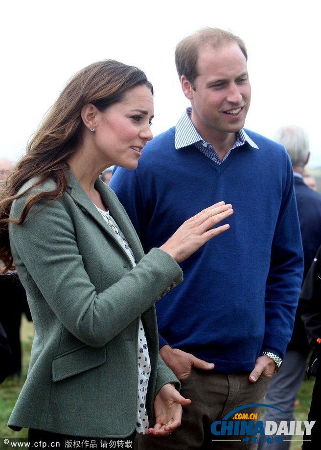 英國凱特王妃產后首次公開亮相 親近兒童盡顯母愛(高清組圖)
