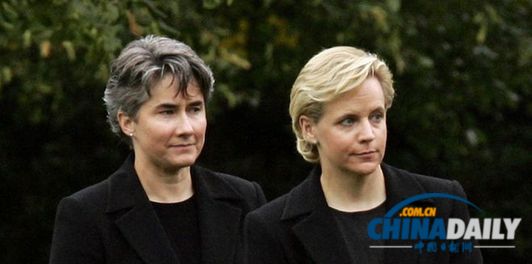 同性婚姻起爭端 切尼兩女唱對(duì)臺(tái)戲