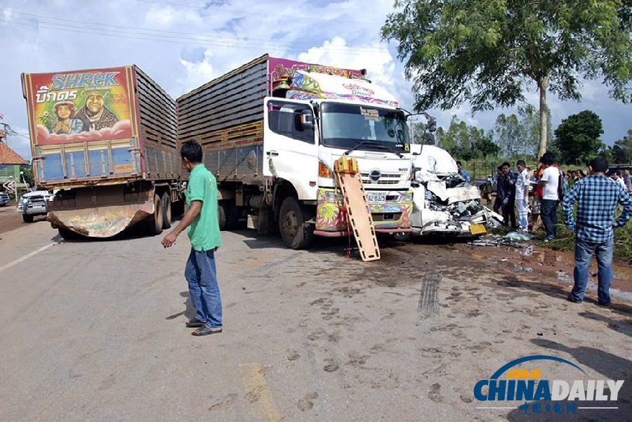泰國發(fā)生車禍 3人死亡包括1名中國游客（組圖）