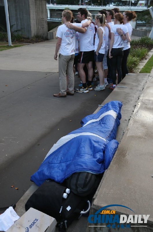 澳總理陸克文奔走拉票 “無(wú)視”街邊流浪者（組圖）