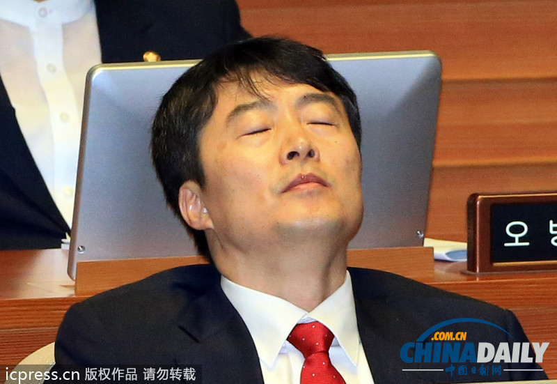 韓“陰謀叛國(guó)”議員李石基出席國(guó)民大會(huì) 已被批捕（組圖）