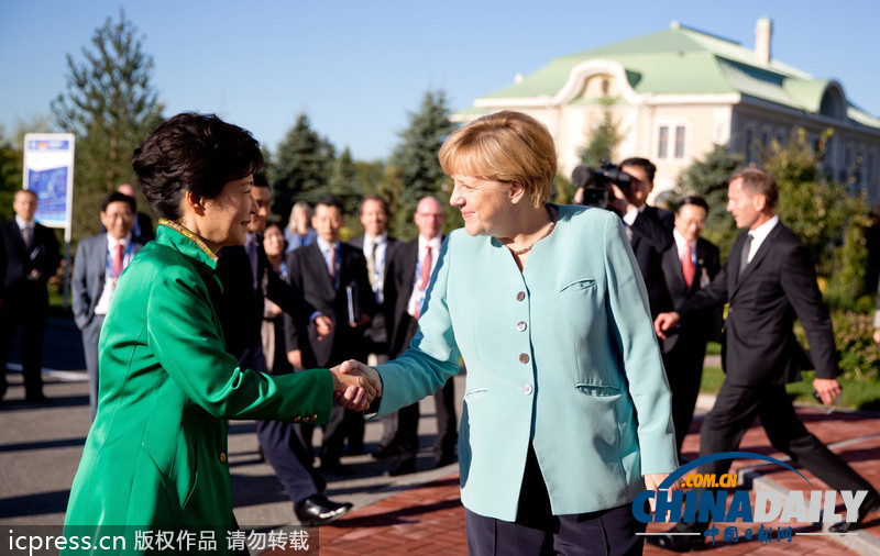 G20峰會(huì)結(jié)束 瑞典戰(zhàn)機(jī)靠近默克爾專機(jī)（圖）