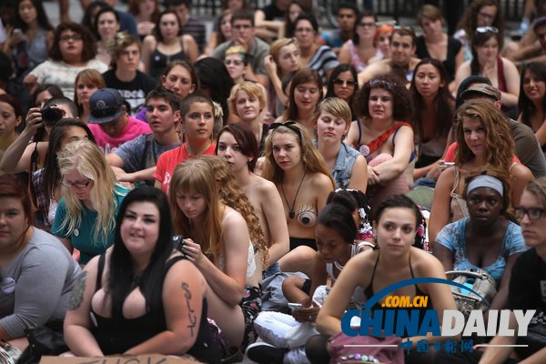 芝加哥：“蕩婦游行”呼吁反對性侵犯罪