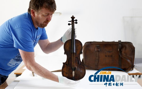 百年后重建天日 泰坦尼克號(hào)用小提琴出展