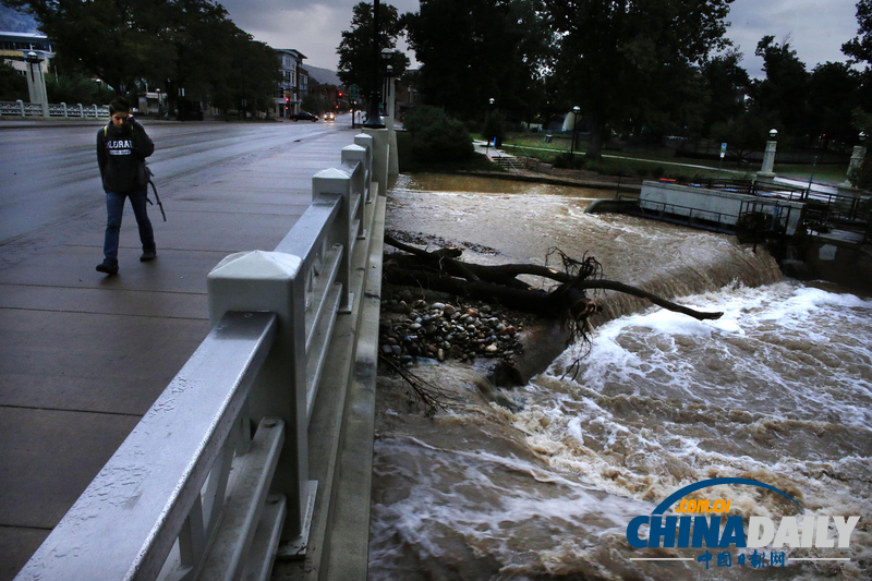 美國科羅拉多洪水或已致5人死亡(組圖)