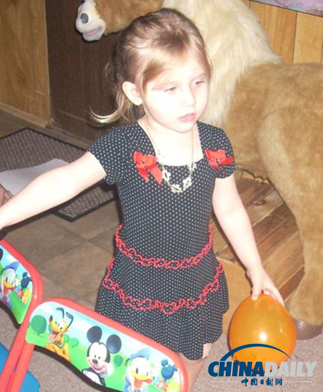 美殘障女孩攜服務(wù)犬上學(xué)遭拒絕