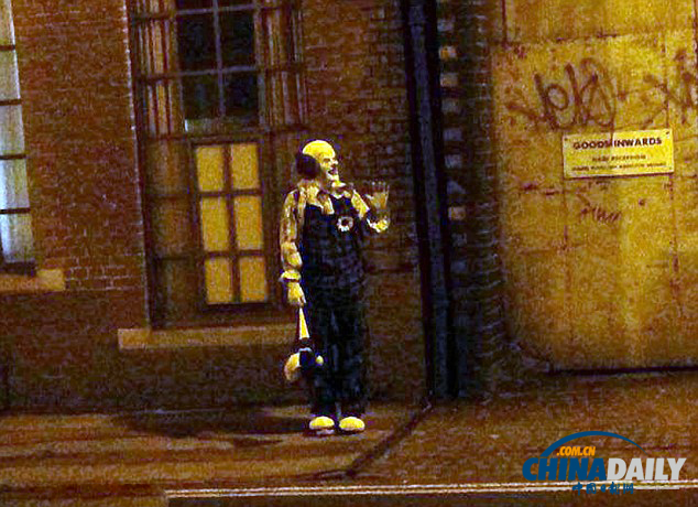 英男子深夜街頭扮恐怖小丑引恐慌