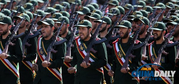 魯哈尼出席伊朗年度閱兵式 稱希望敘利亞結(jié)束內(nèi)戰(zhàn)