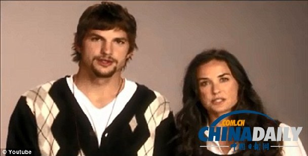 播放名人宣誓效忠奧巴馬視頻遭批 美學(xué)校被迫道歉