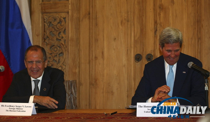 APEC峰會:美國務卿克里與俄外長相見甚歡