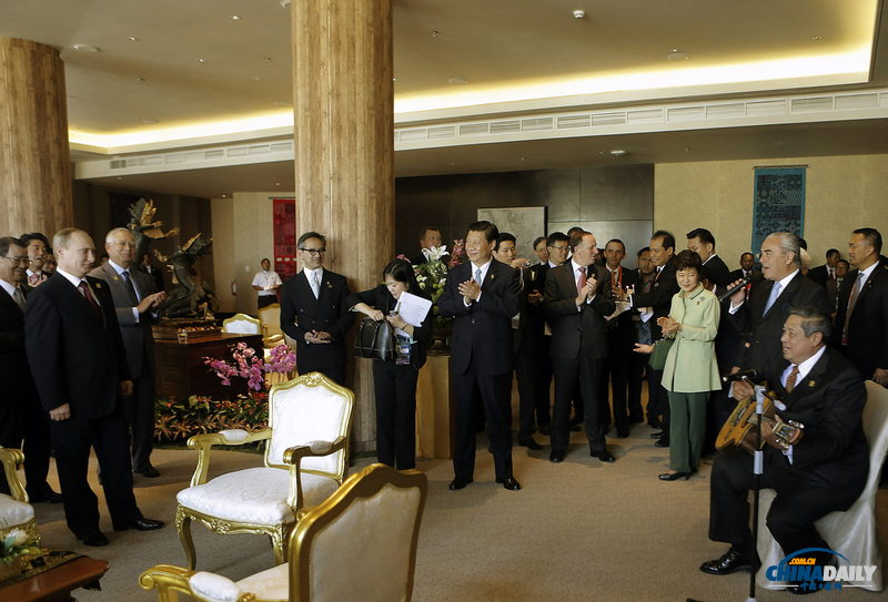 普京講述同中國(guó)伙伴喝伏特加、吃蛋糕慶生