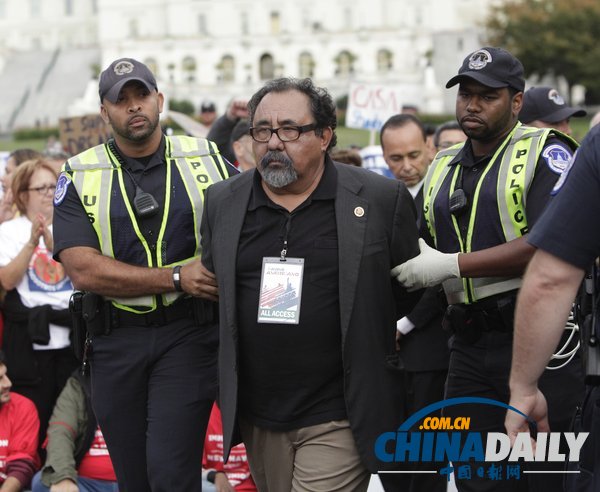 美民眾集會(huì)呼吁改革移民法案 多名議員遭逮捕（組圖）