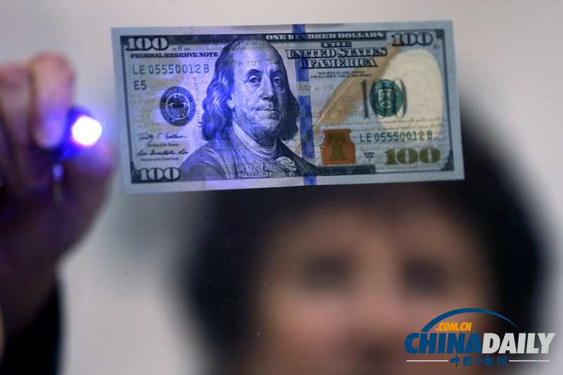 美國(guó)發(fā)行新版百元大鈔 印制復(fù)雜防偽功能突出(組圖)