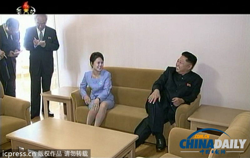 朝鮮勞動黨成立68周年 金正恩攜夫人看演出興趣濃(圖)