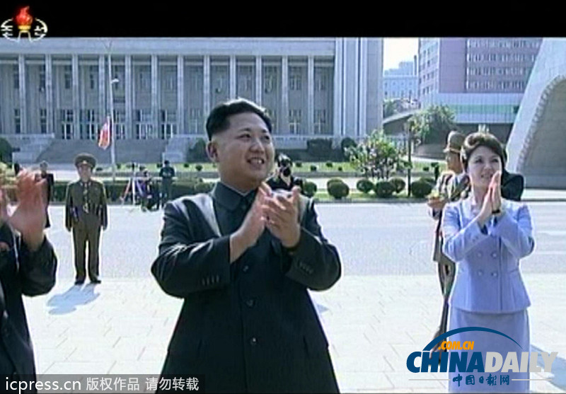 朝鮮勞動黨成立68周年 金正恩攜夫人看演出興趣濃(圖)