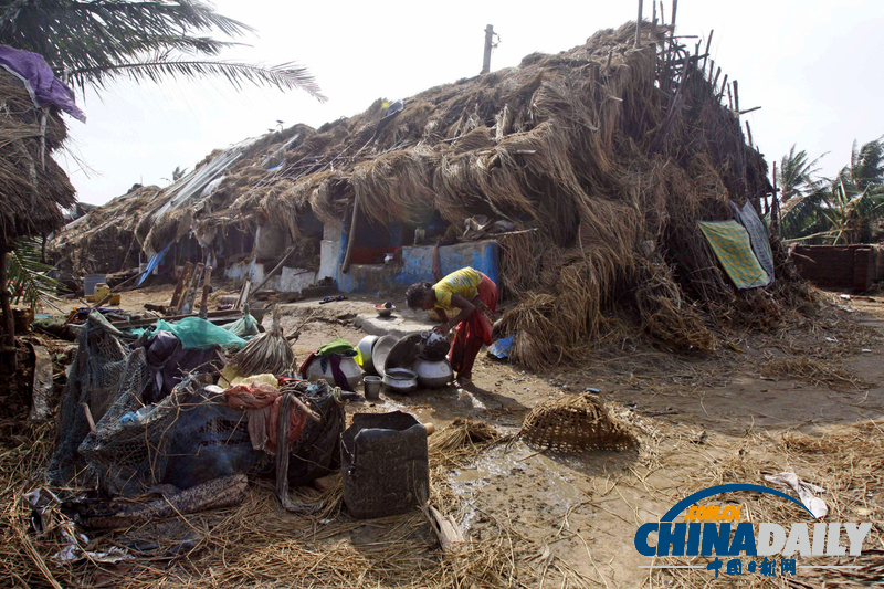 超強(qiáng)臺風(fēng)“費林”襲擊印度 數(shù)十萬人緊急疏散