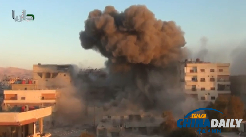 敘利亞宰牲節(jié)首日 總統(tǒng)現(xiàn)身清真寺、轟炸不停