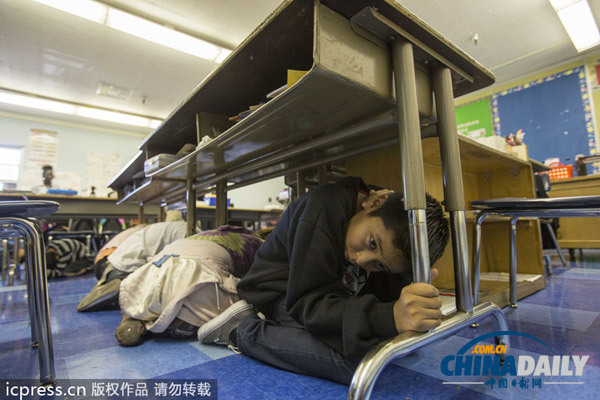 圖：全球1800萬民眾參加世界最大年度地震演習(xí)