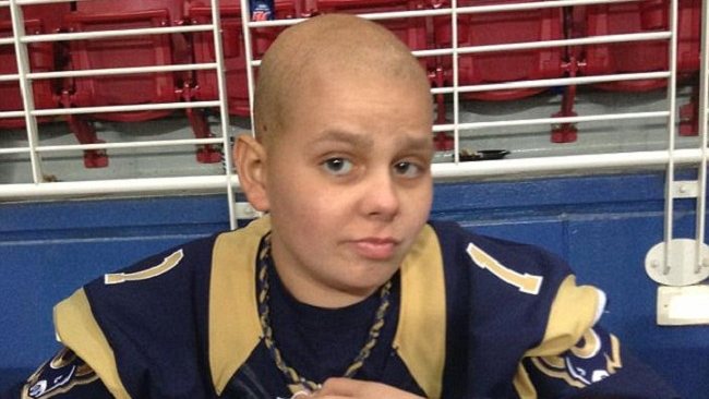 美患癌少年只剩數周生命 民眾自發(fā)提前為其慶祝圣誕節(jié)