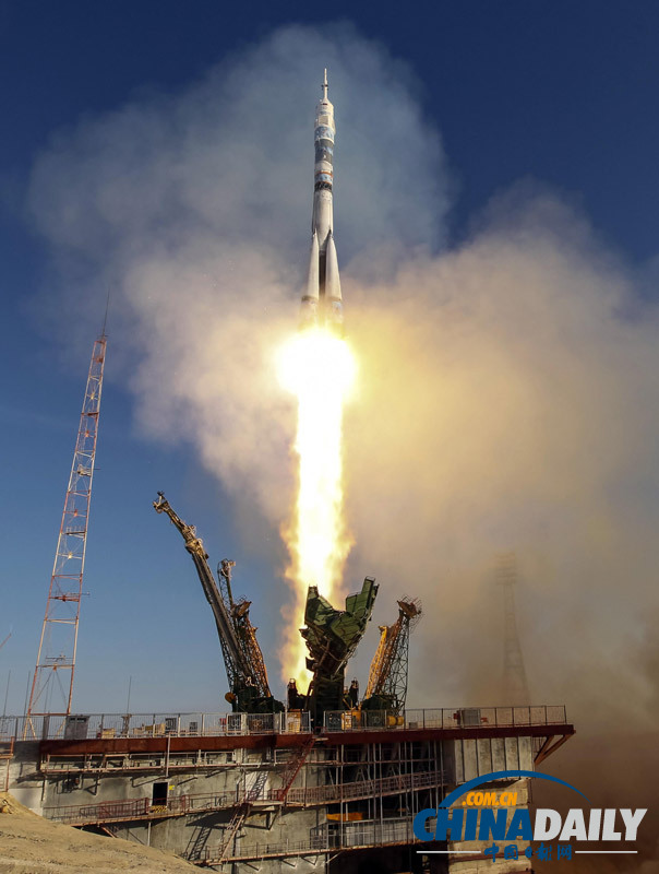 俄“聯(lián)盟”號飛船發(fā)射升空 攜冬奧會火炬前往空間站(高清組圖)