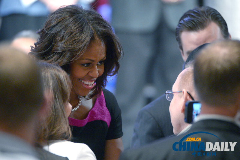 奧巴馬支持率創(chuàng)新低 夫婦齊上陣連打親民牌（高清組圖）