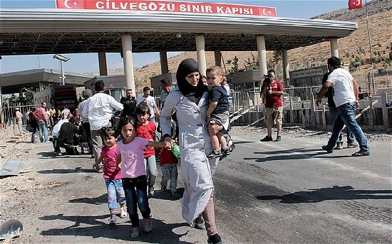 敘利亞土豪“難民”一擲千金 乘飛機(jī)坐游艇奔向歐洲