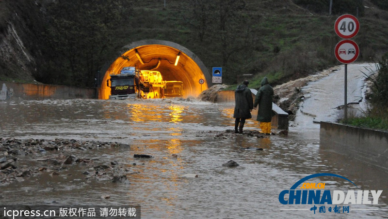 意大利撒丁島爆發(fā)洪水 已致9人死亡