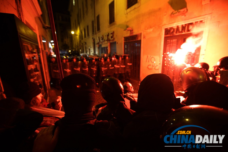 意大利環(huán)保者抗議高速列車計(jì)劃 與警方激烈沖突