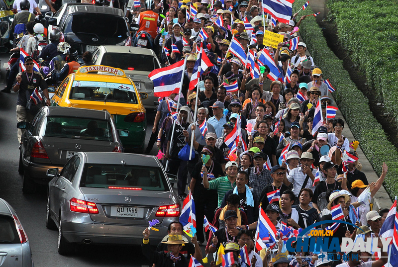 泰國(guó)反政府示威進(jìn)入第四天 英拉執(zhí)政受考驗(yàn)