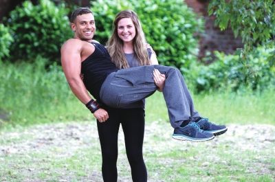 英16歲女子獲多項舉重冠軍 曾患病無法參加運(yùn)動