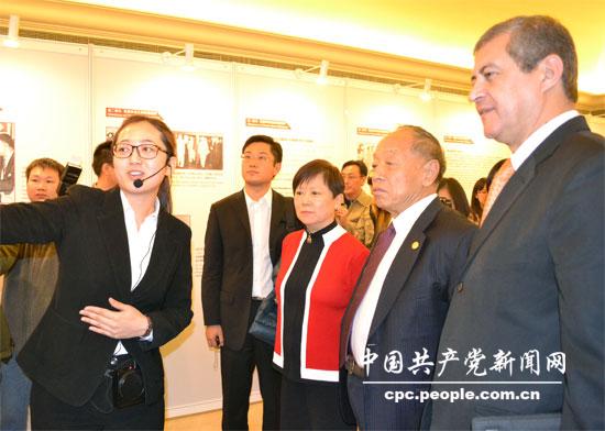 紀(jì)念周恩來率團訪非50周年展覽開幕 李肇星出席