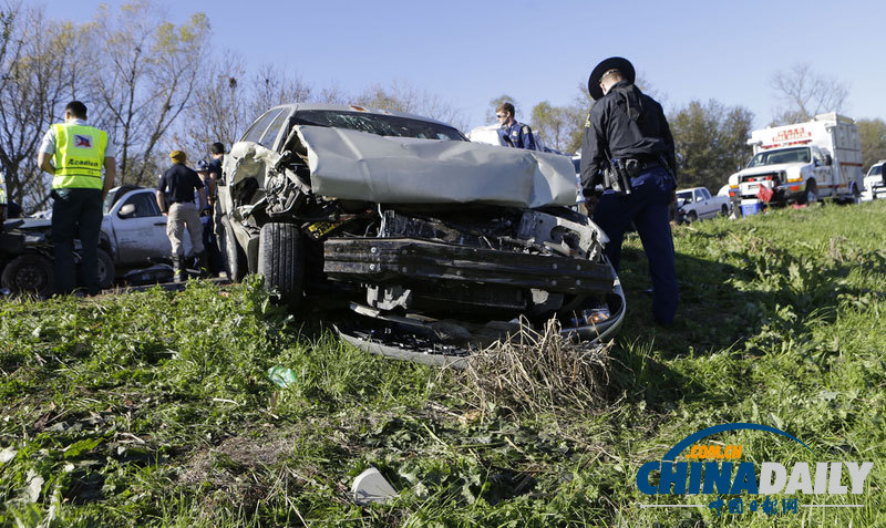 美國因大霧21輛車發(fā)生連環(huán)車禍 致1死6傷