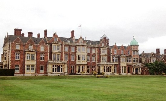 英女王莊園住房捉襟見肘？王室成員將住傭人房過圣誕