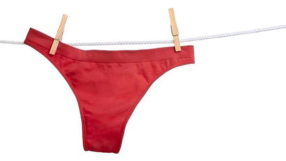 墓地與逝者共度、同動物聊天 全球迎新年傳統(tǒng)古怪有趣