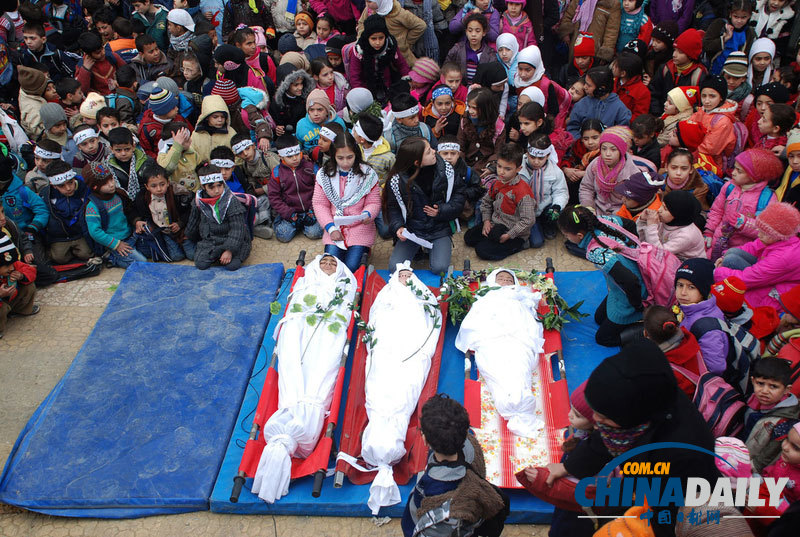 敘利亞禁止運(yùn)食物進(jìn)入巴勒斯坦難民營(yíng) 十余人餓死