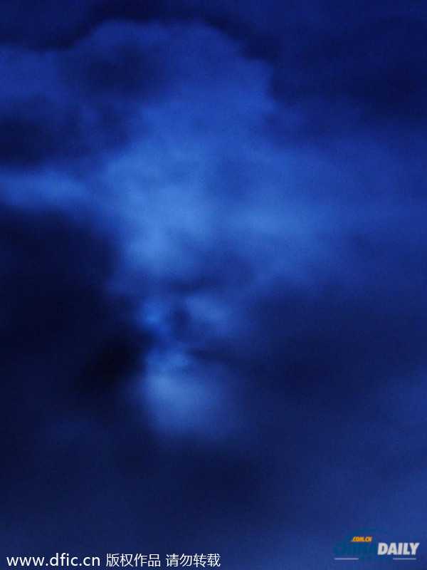 上帝顯靈?新西蘭云層浮現(xiàn)創(chuàng)世神威嚴臉龐