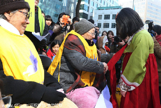 美議員敦促克里關(guān)注“慰安婦法案”