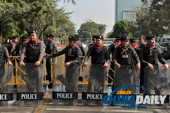泰國政治危機(jī)威脅預(yù)算 大米收購及公共投資計(jì)劃受損