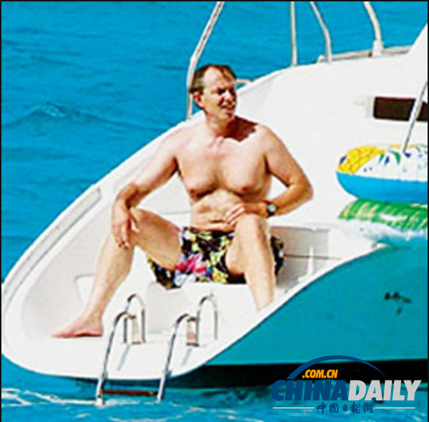 美媒曝光鄧文迪離婚前隨筆 著迷布萊爾翹臀大長(zhǎng)腿