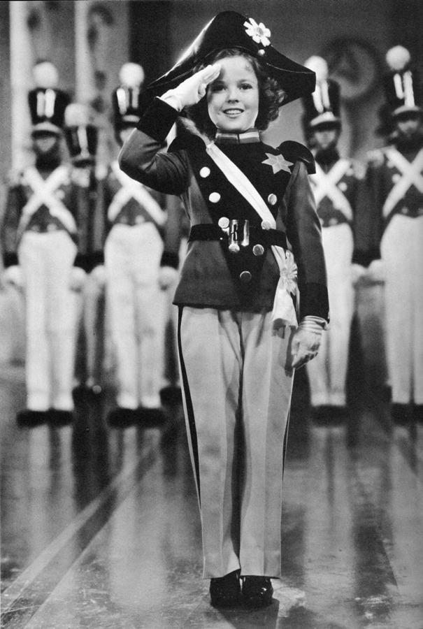 美國(guó)影星秀蘭·鄧波兒去世享年85歲 圖集回顧生平