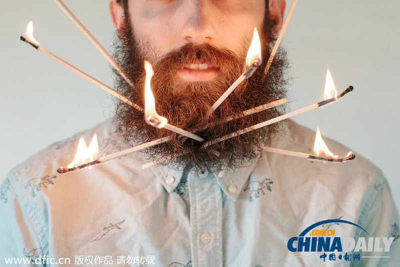 美畫家大胡子威力無窮 “吸附”意面糖果展百變?cè)煨? style=