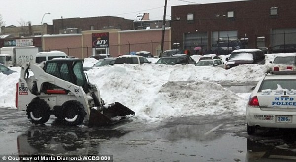 紐約孕婦停車場被鏟雪車撞死　醫(yī)生剖腹救活胎兒