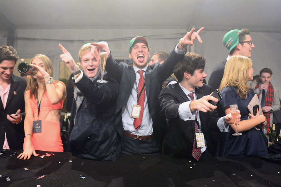 裙下之臣再現(xiàn)： 凱特“第二”著透明裙俘獲威廉“第二”