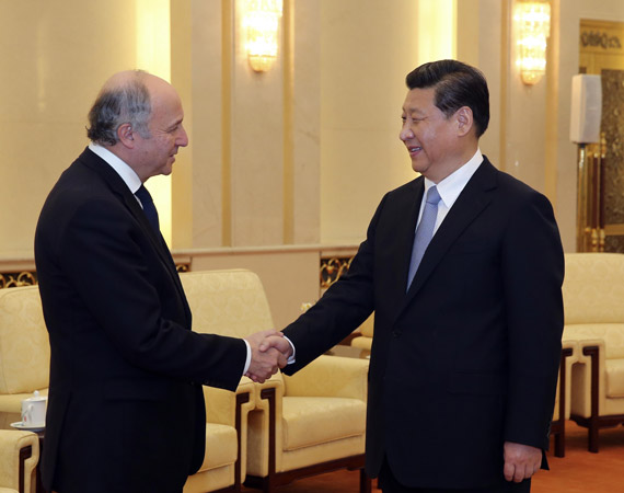 習(xí)近平會(huì)見法國(guó)外長(zhǎng)法比尤斯