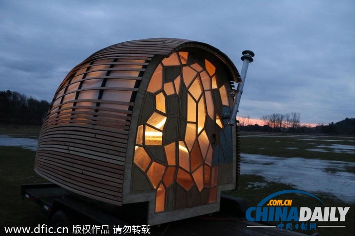 美國學生建造可移動“豆莢屋” 低成本低能耗超環(huán)保